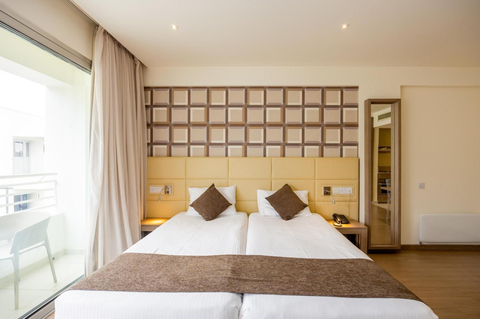 Melpo Antia Hotel & Suites Ajía Nápa Eksteriør bilde