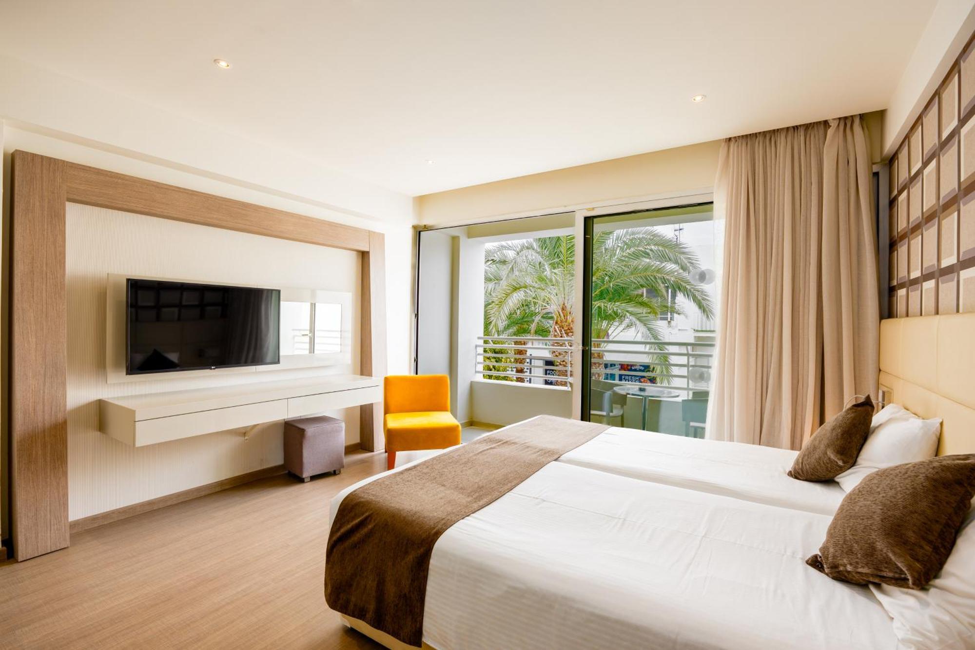 Melpo Antia Hotel & Suites Ajía Nápa Eksteriør bilde