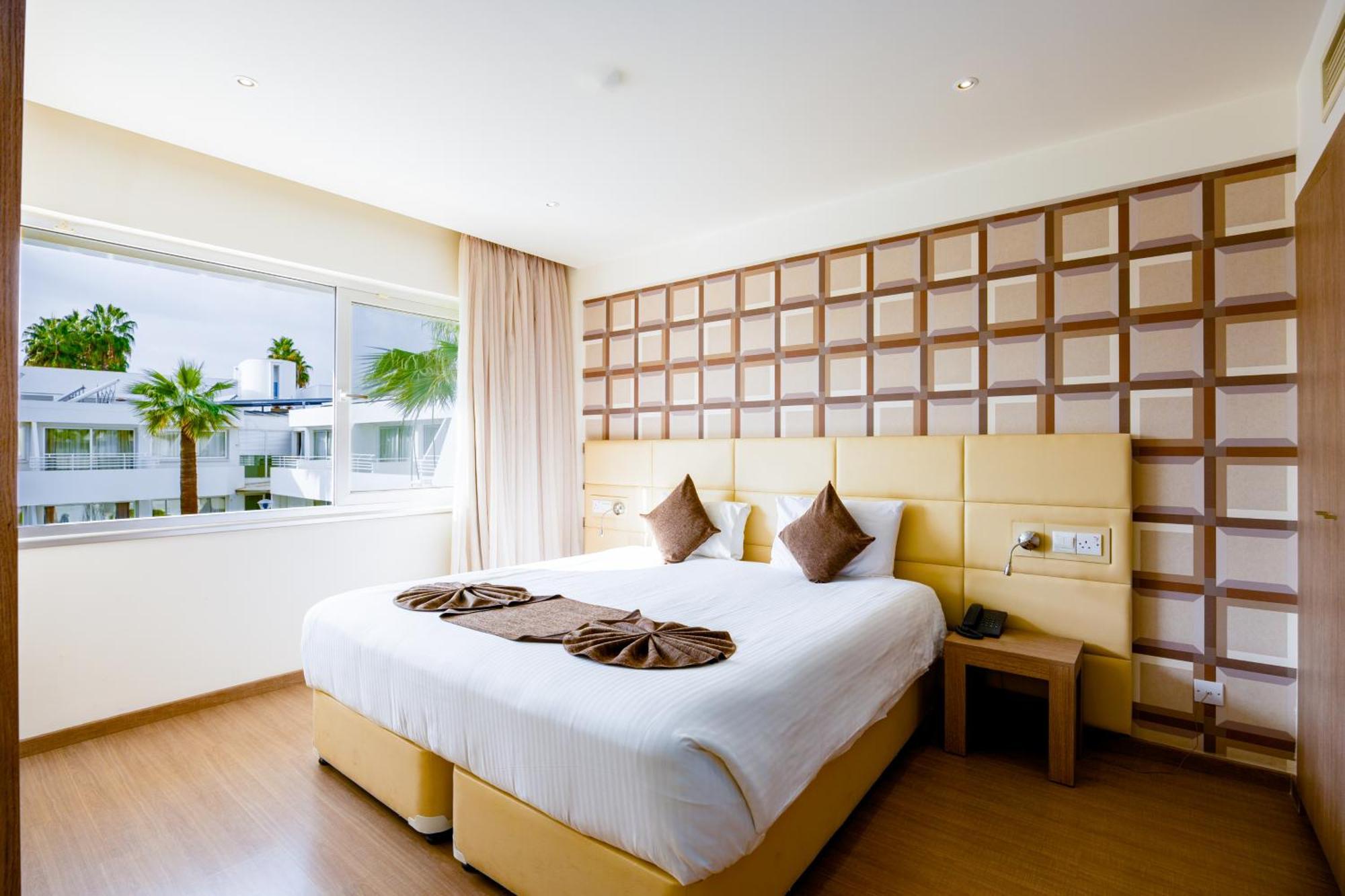 Melpo Antia Hotel & Suites Ajía Nápa Eksteriør bilde